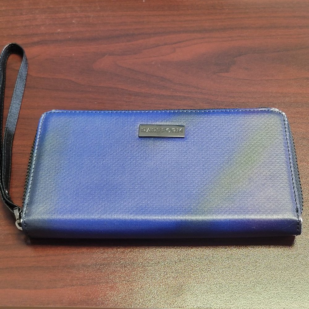 Rareform Wristlet